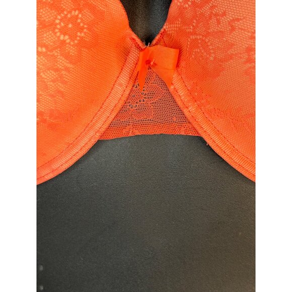 Coral Lace Underwire Adjustable strap Bra with Floral Detail - Picture 4 of 9